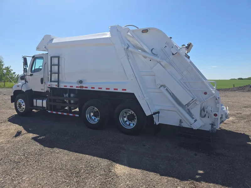 2013 FREIGHTLINER 108SD