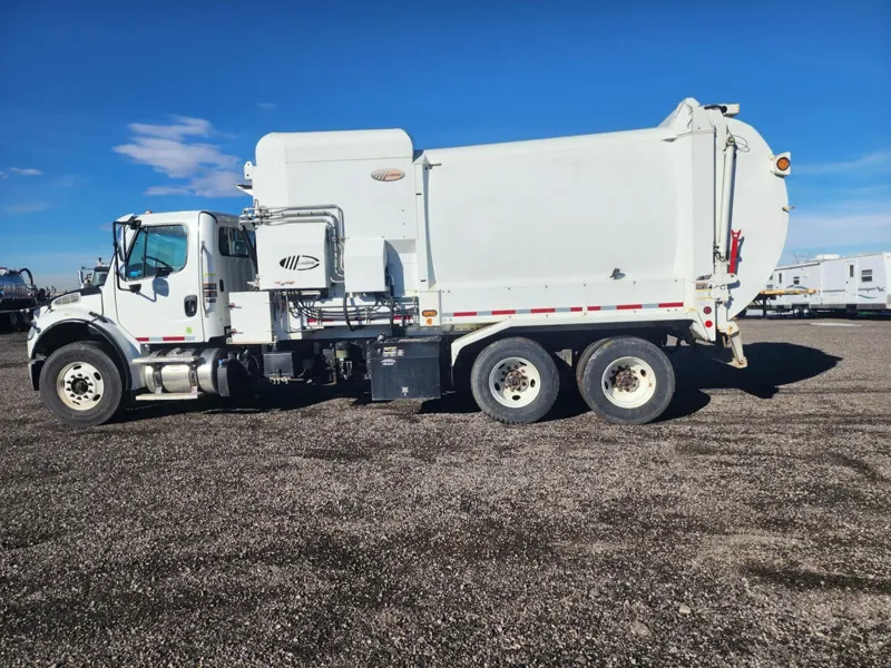 2016 FREIGHTLINER BUSINESS CLASS M2 106