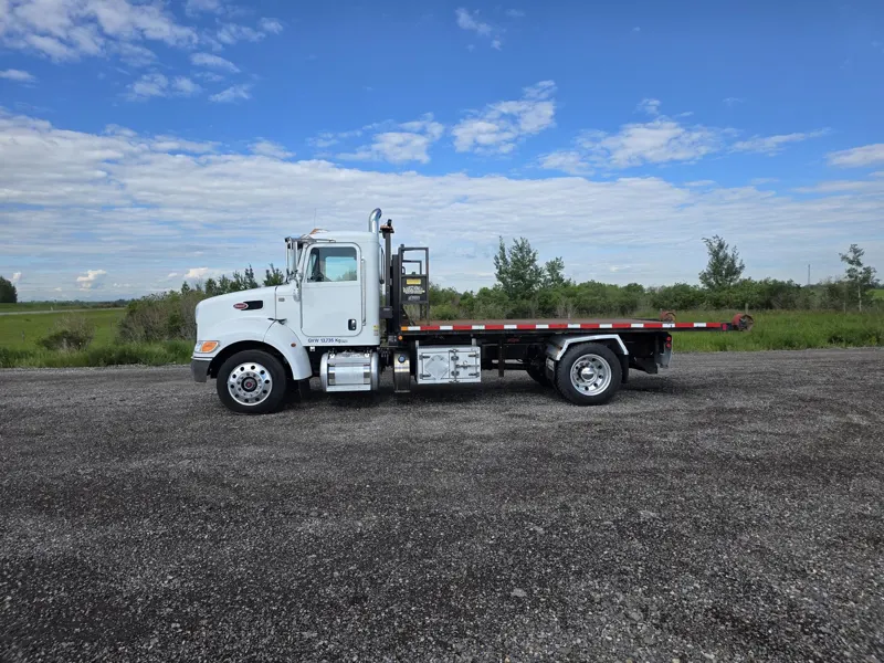 2021 PETERBILT 337
