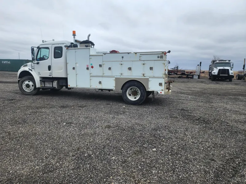 2007 FREIGHTLINER BUSINESS CLASS M2 106