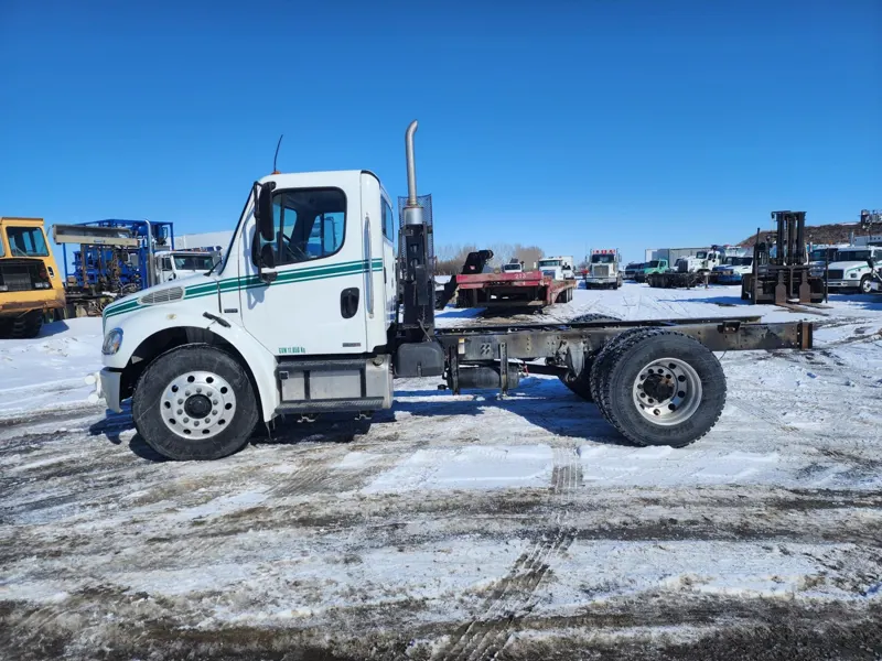 2008 FREIGHTLINER BUSINESS CLASS M2 106